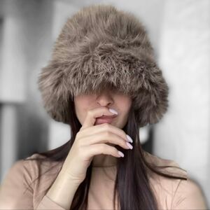 Faux Fur Bucket Hat ▪︎ Acorn